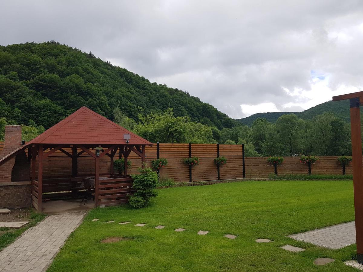 Bed and Breakfast Sura Lu' Vasile. Crivina  Exteriér fotografie
